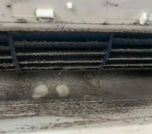 安阳空调吹的风有股烧焦味是怎么回事